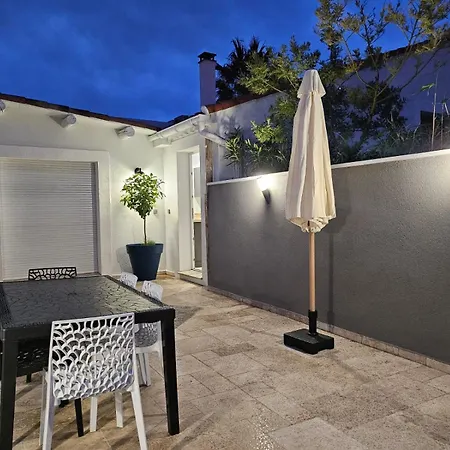 Prázdninový dům Agreable Avec Terrasse *